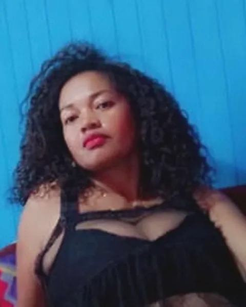 Melodie, hôtesse de tel rose visio